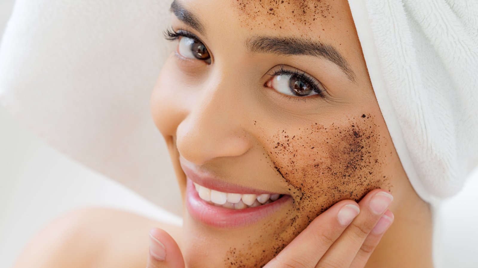 Peeling utáni bőrápolás: nyugtató krém és arcbőr